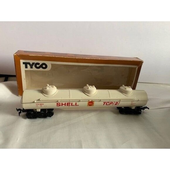 Tyco HO Gauge Shell TCP/2/ UTLX 99939 Fuel Tanker Model Train Car with box - Picture 1 of 10